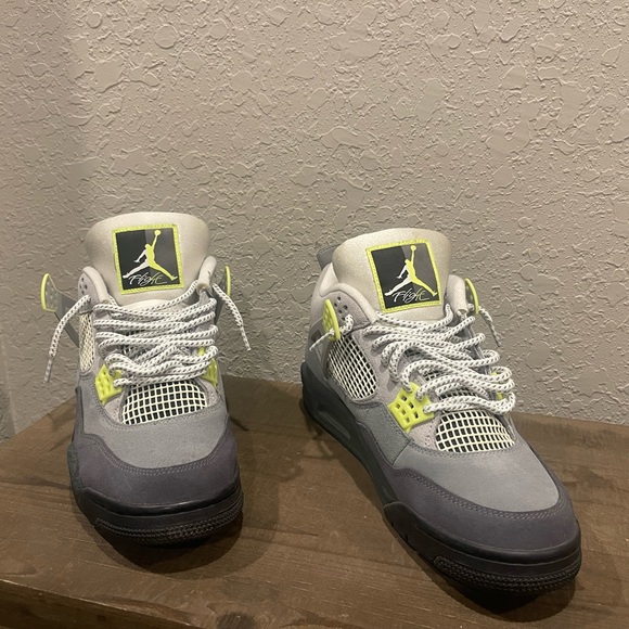 Jordan Retro 4 SE 95 Neon